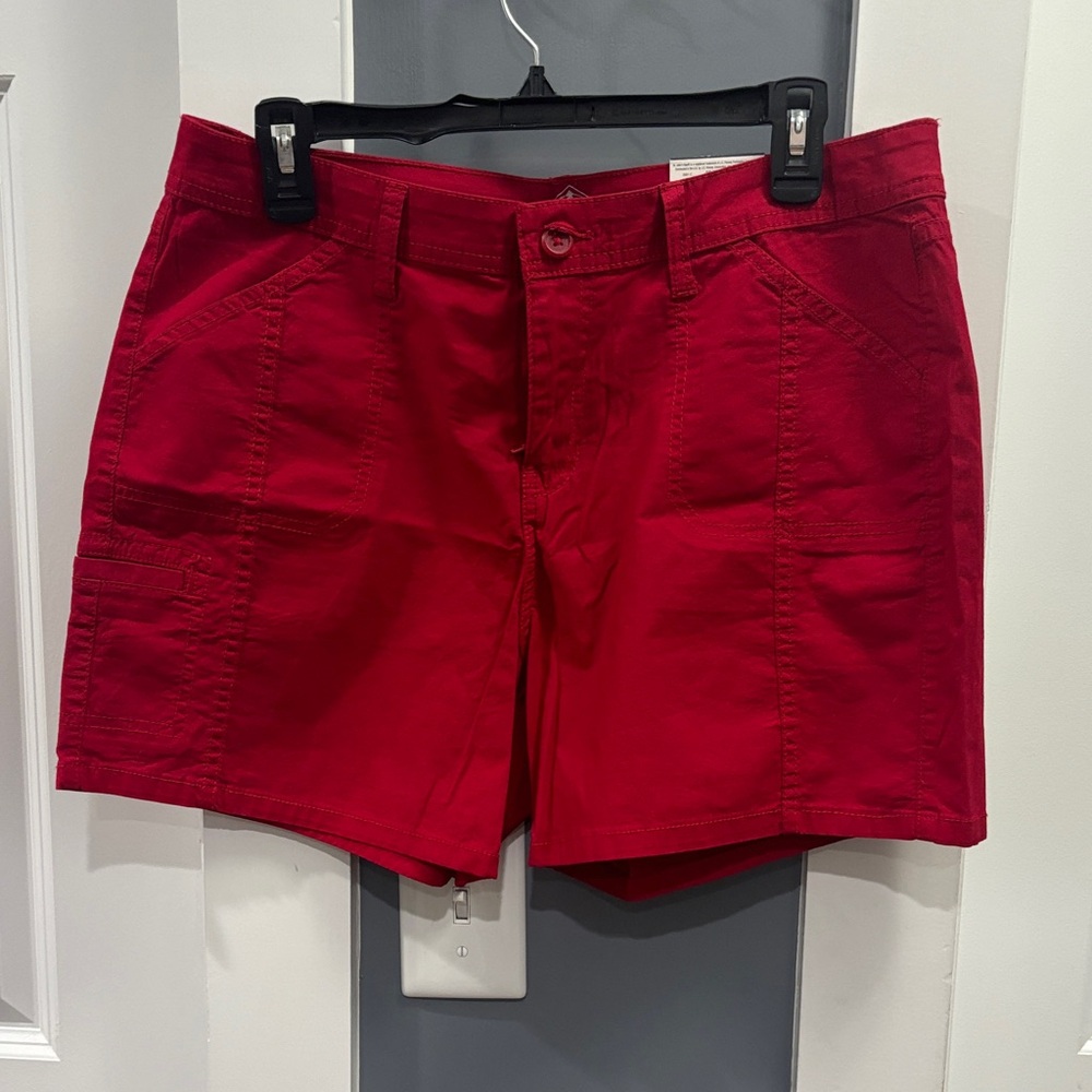 NWT.St. John's Bay Women's Red Cargo Shorts